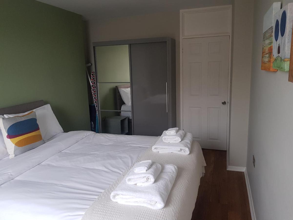 Beautiful 3-Bedroom Flat With Stunning Views London Exterior foto